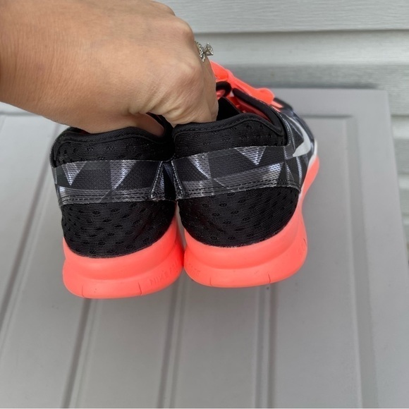 Nike Free Trainer Fit 5.0 Running Shoes Black White Lava Glow Size 7 Women’s - Picture 5 of 10